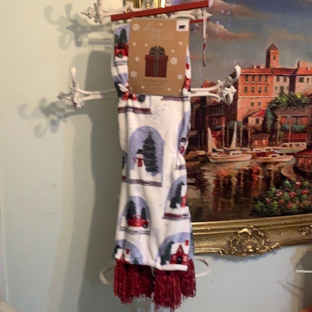 NWT MERRY & BRIGHT CHRISTMAS OVERSIZE‎ BLANKET THROW FRINGE PLUSH ENDS 50X 70in